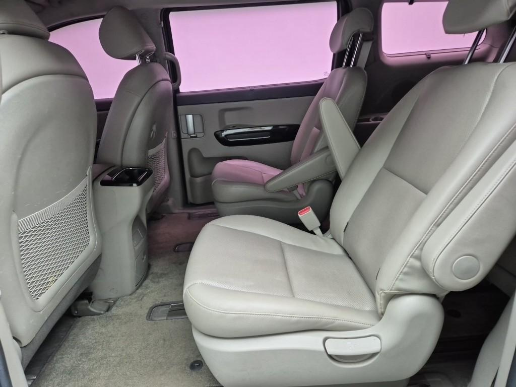 KIA CARNIVAL 2016