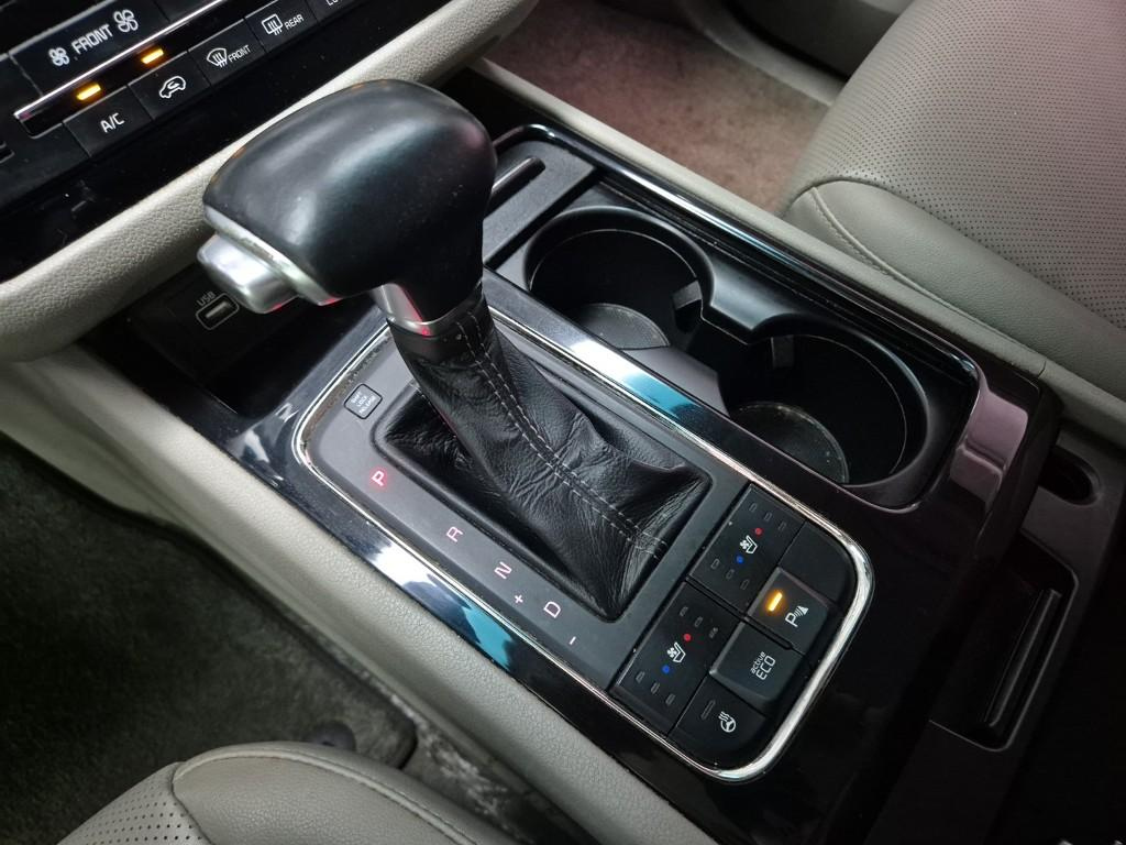 KIA CARNIVAL 2016