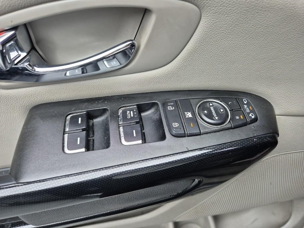 KIA CARNIVAL 2016