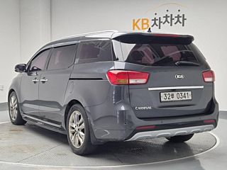 KIA CARNIVAL 2016