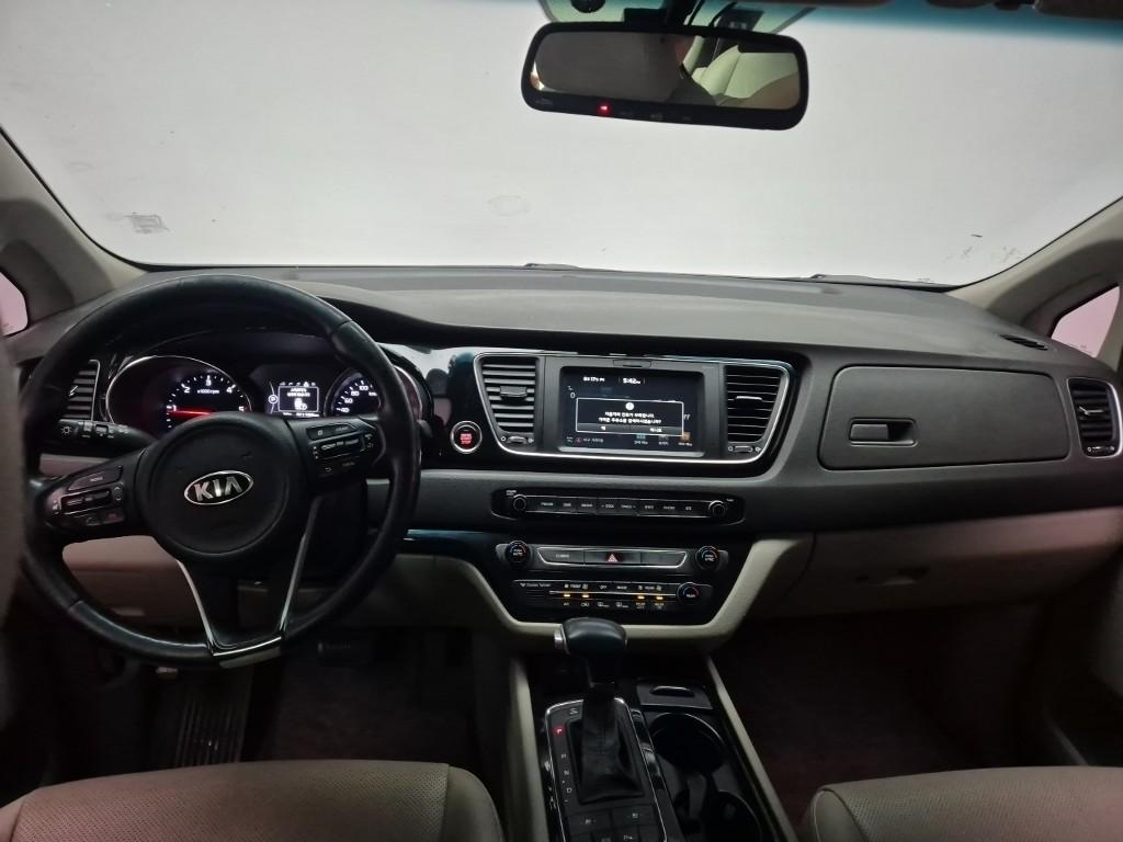 KIA CARNIVAL 2016