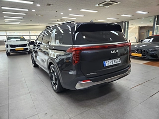 KIA CARNIVAL 2023
