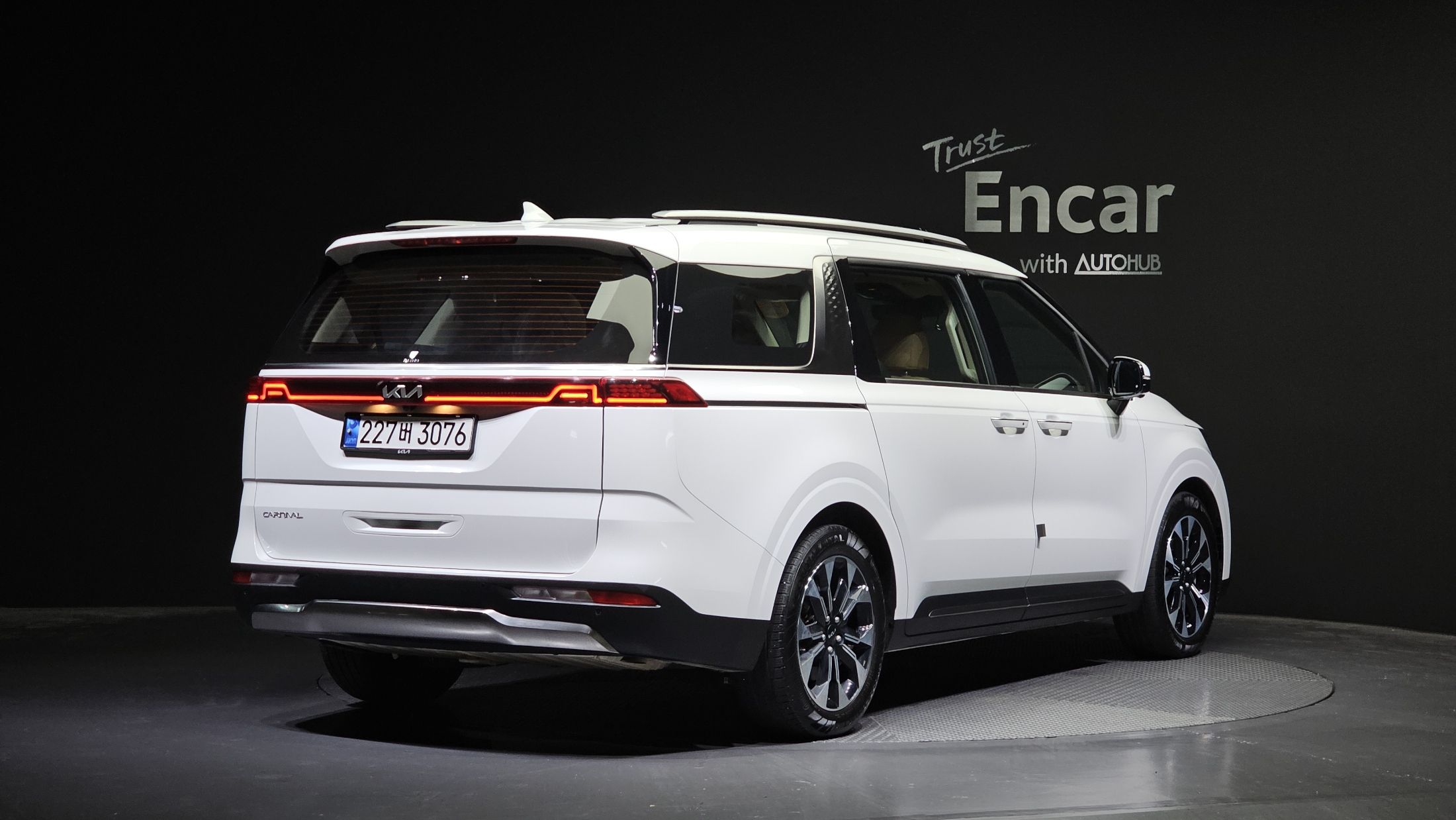 KIA CARNIVAL 2023