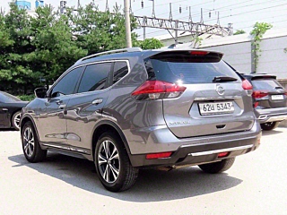 NISSAN X-TRAIL 2018