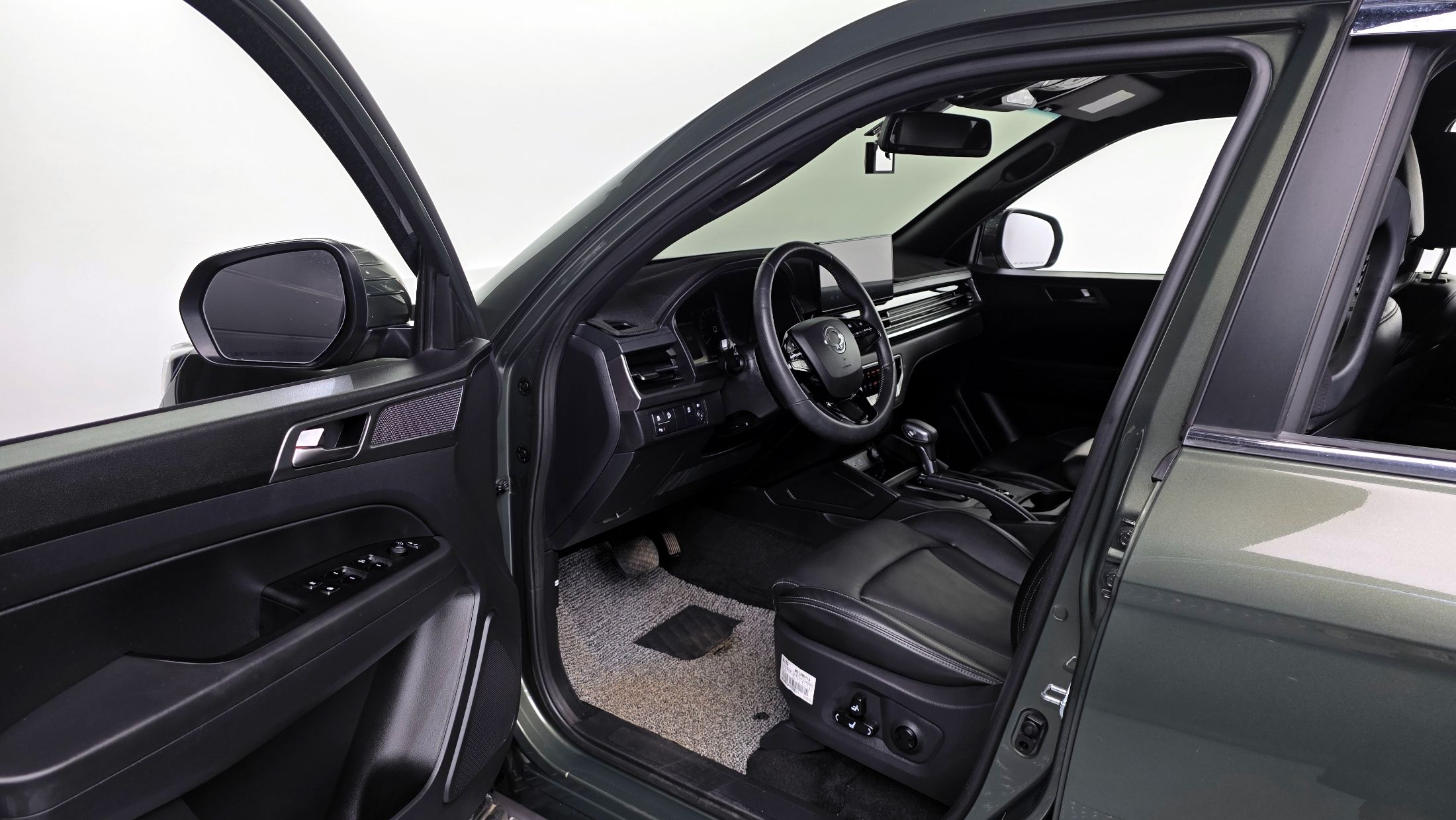 SSANGYONG REXTON SPORTS CAR 2024