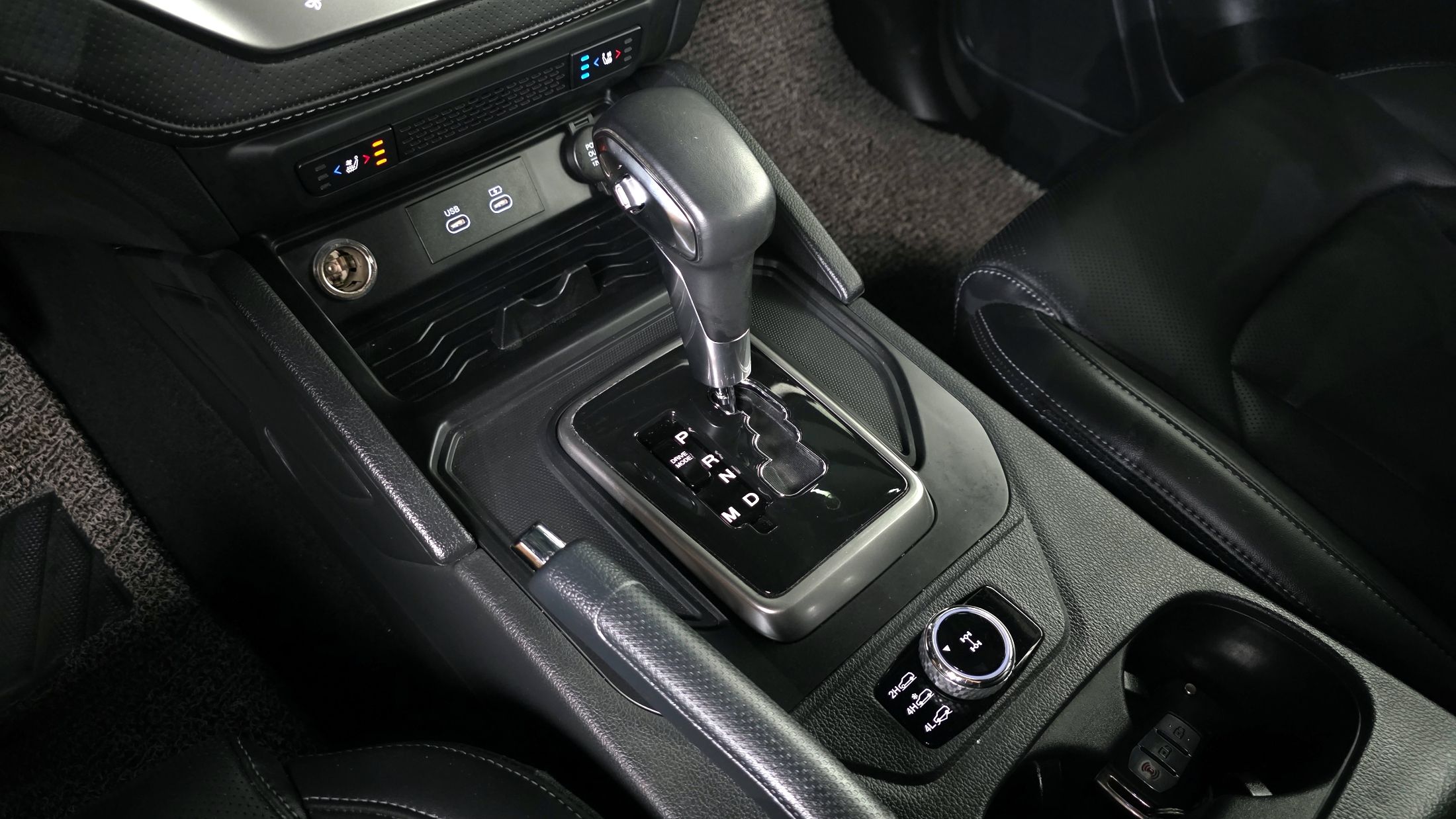 SSANGYONG REXTON SPORTS CAR 2024