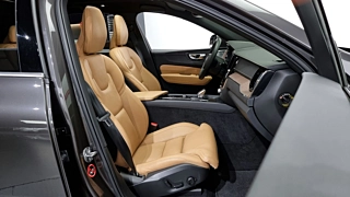 VOLVO XC60 2022
