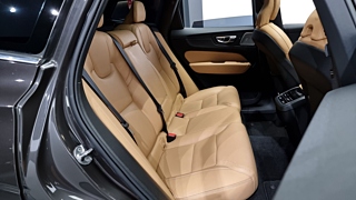 VOLVO XC60 2022
