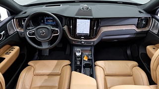 VOLVO XC60 2022