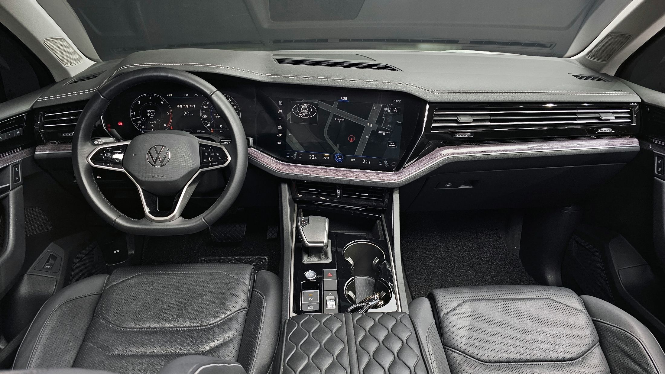 VOLKSWAGEN TOUAREG 2023