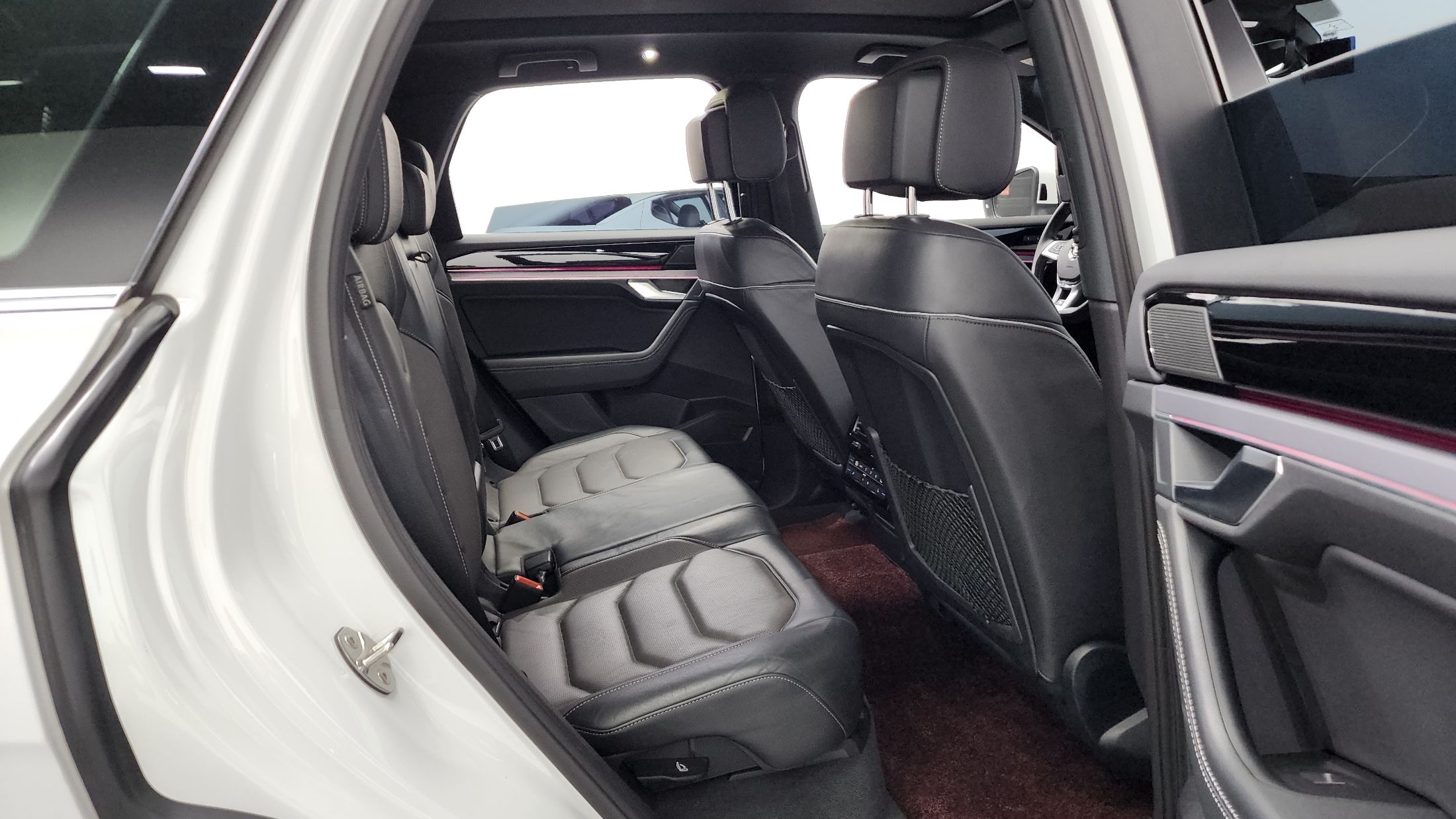 VOLKSWAGEN TOUAREG 2020