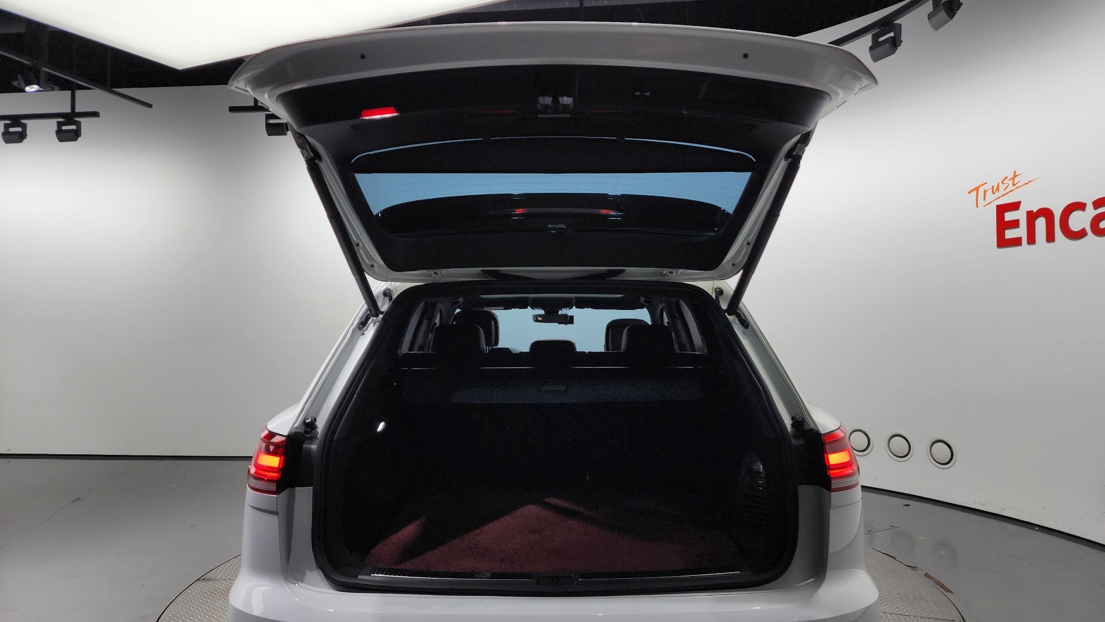 VOLKSWAGEN TOUAREG 2020