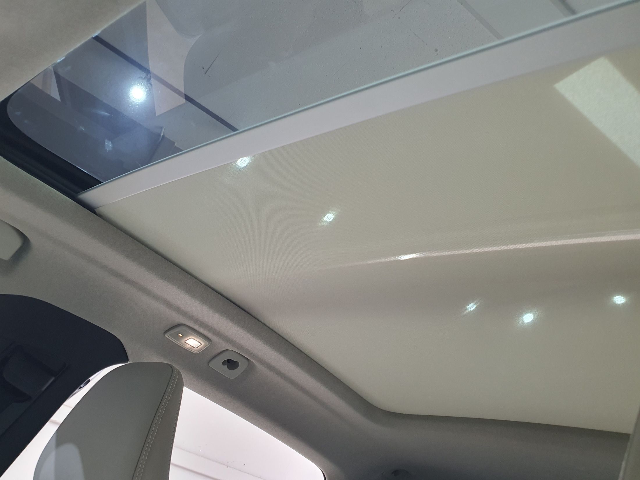 VOLVO XC40 2025