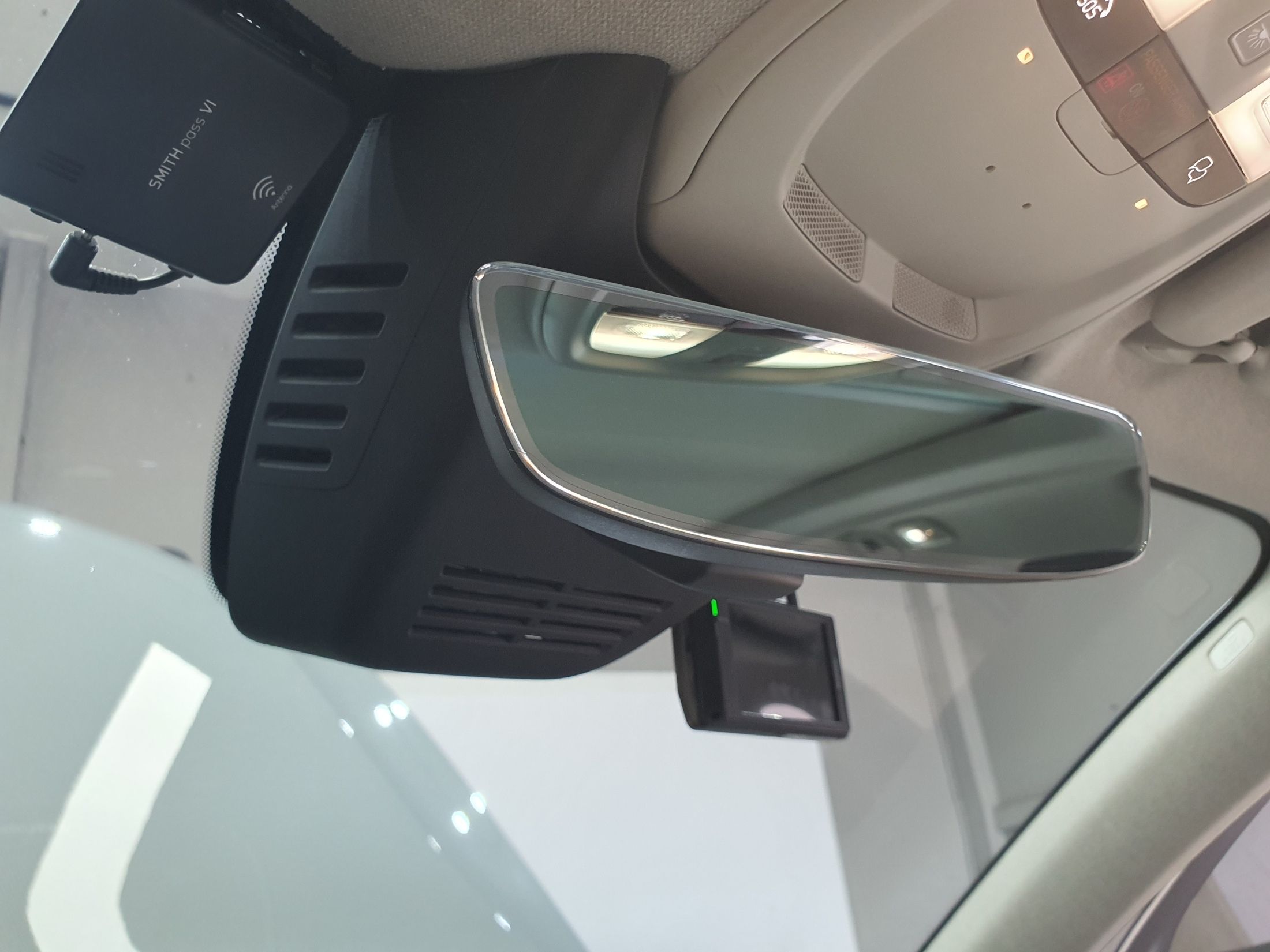 VOLVO XC40 2025