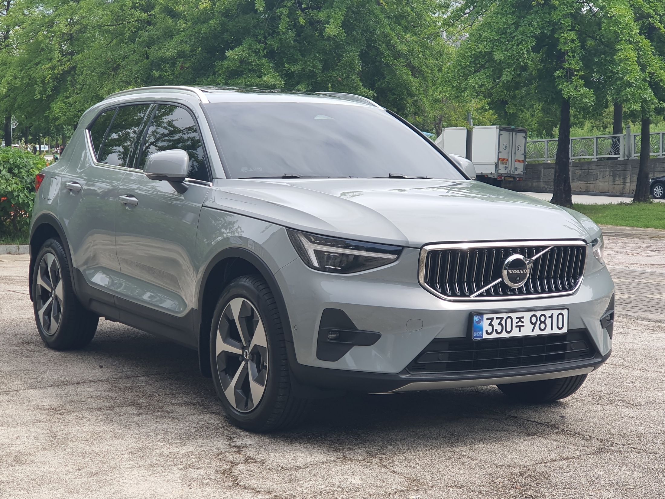 VOLVO XC40 2025