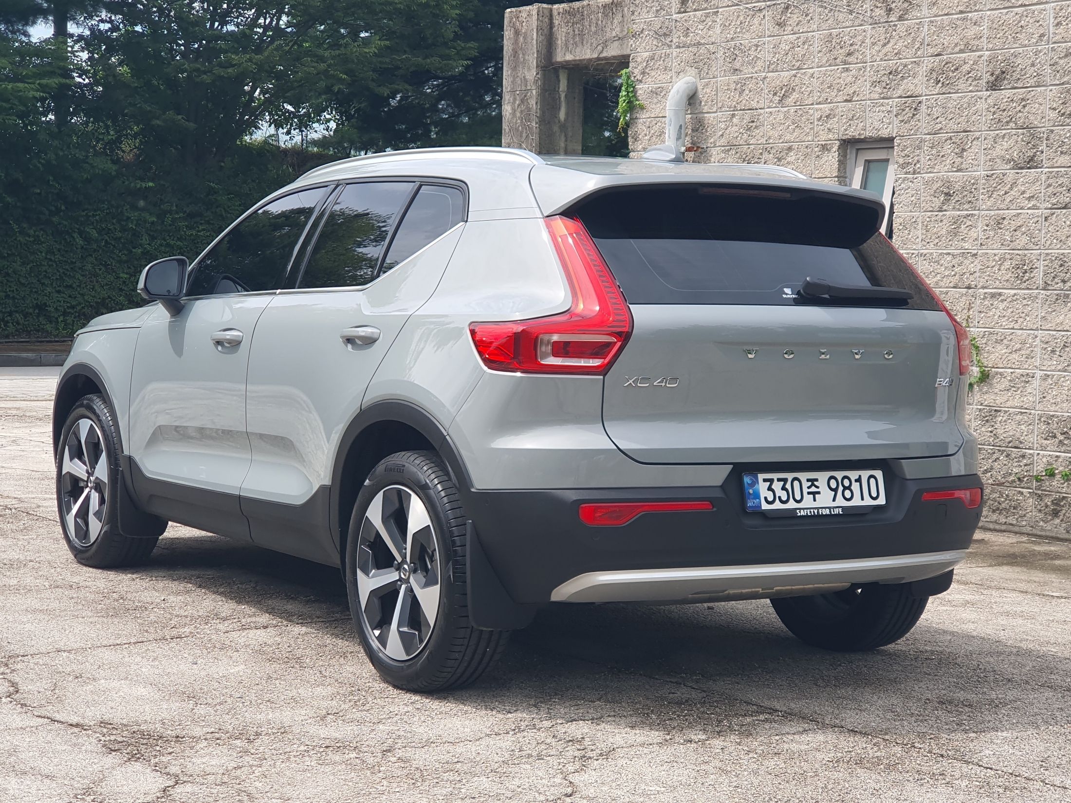 VOLVO XC40 2025