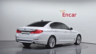BMW 5-SERIES G30 2019