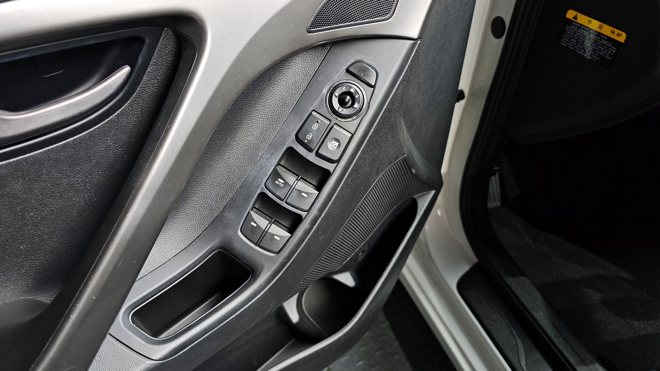 HYUNDAI AVANTE MD 2010