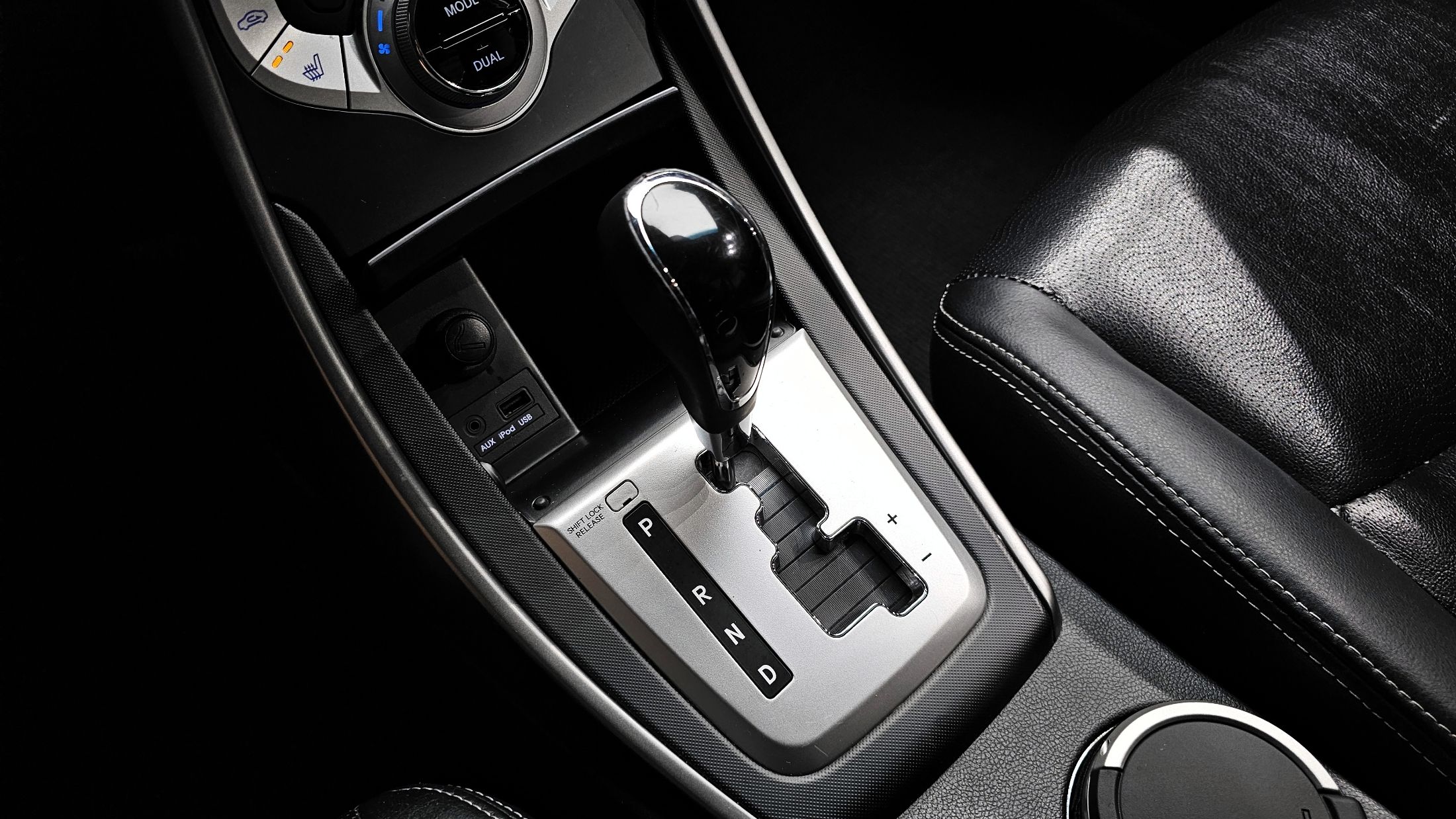 HYUNDAI AVANTE MD 2010