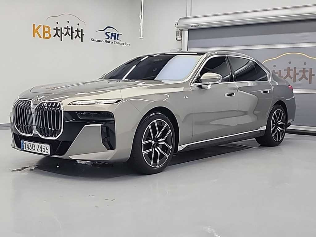 BMW 7-SERIES G70 2025