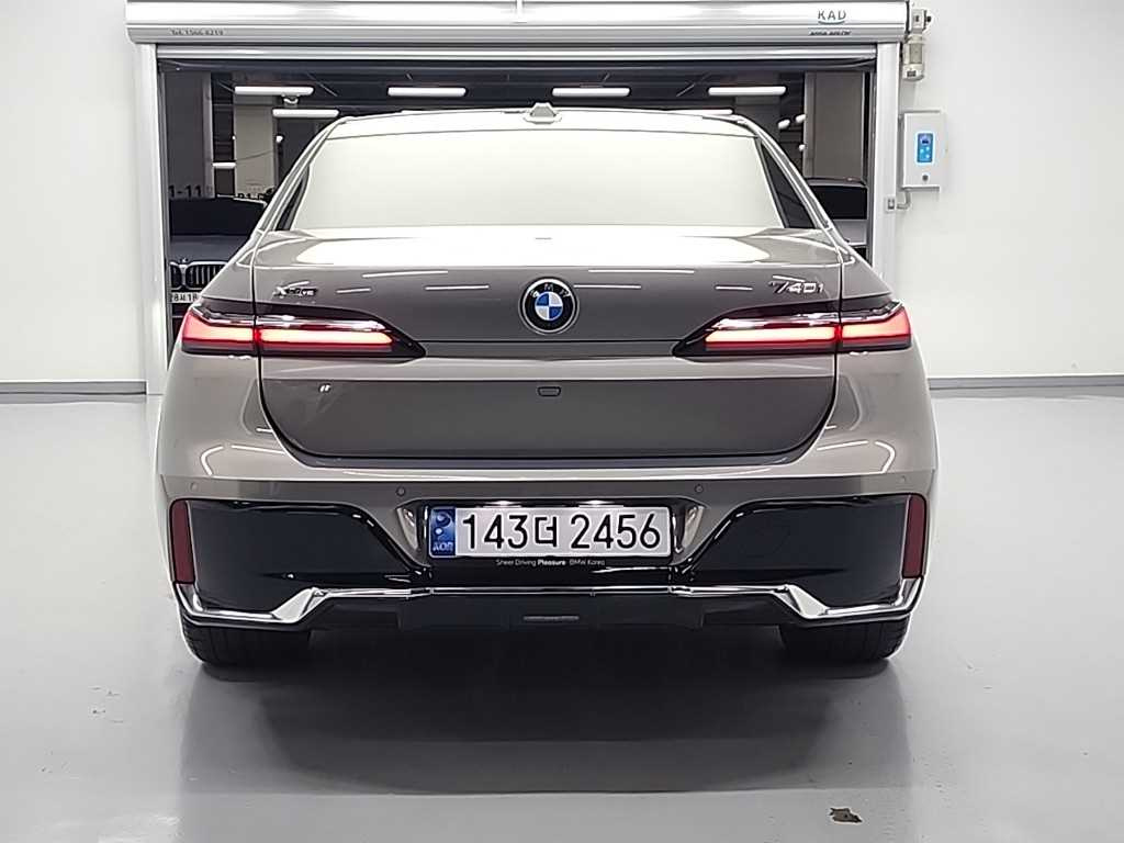 BMW 7-SERIES G70 2025