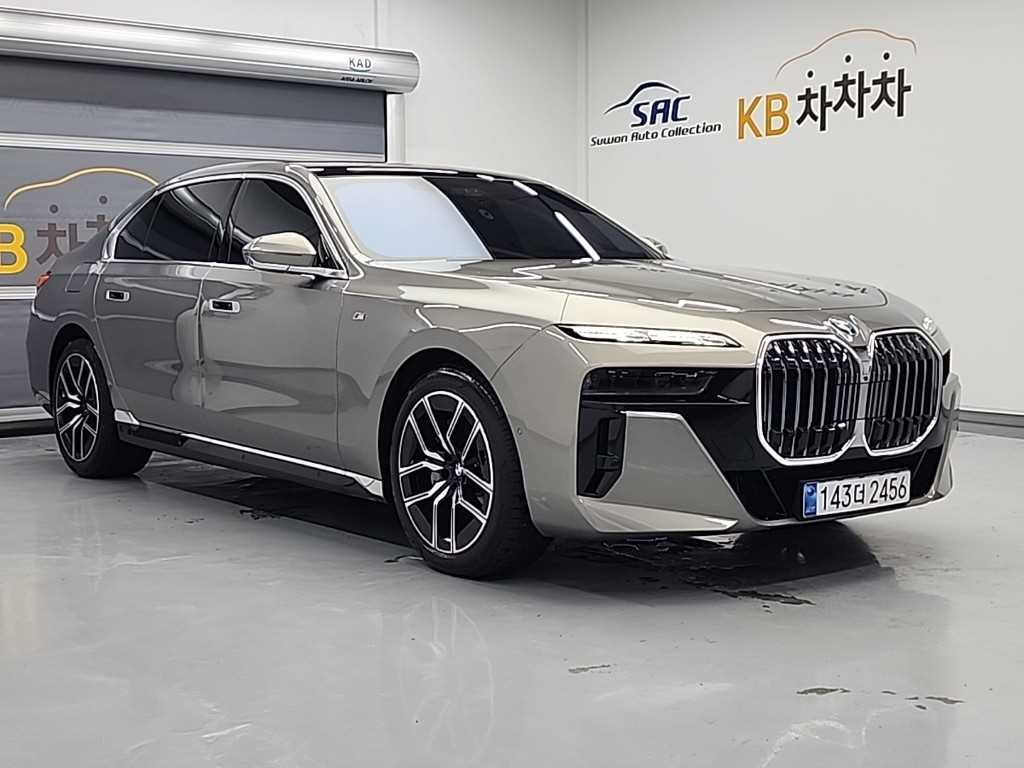 BMW 7-SERIES G70 2025