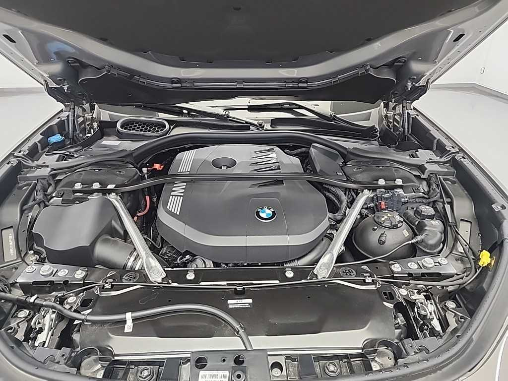 BMW 7-SERIES G70 2025