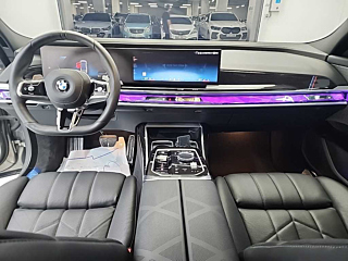 BMW 7-SERIES G70 2025