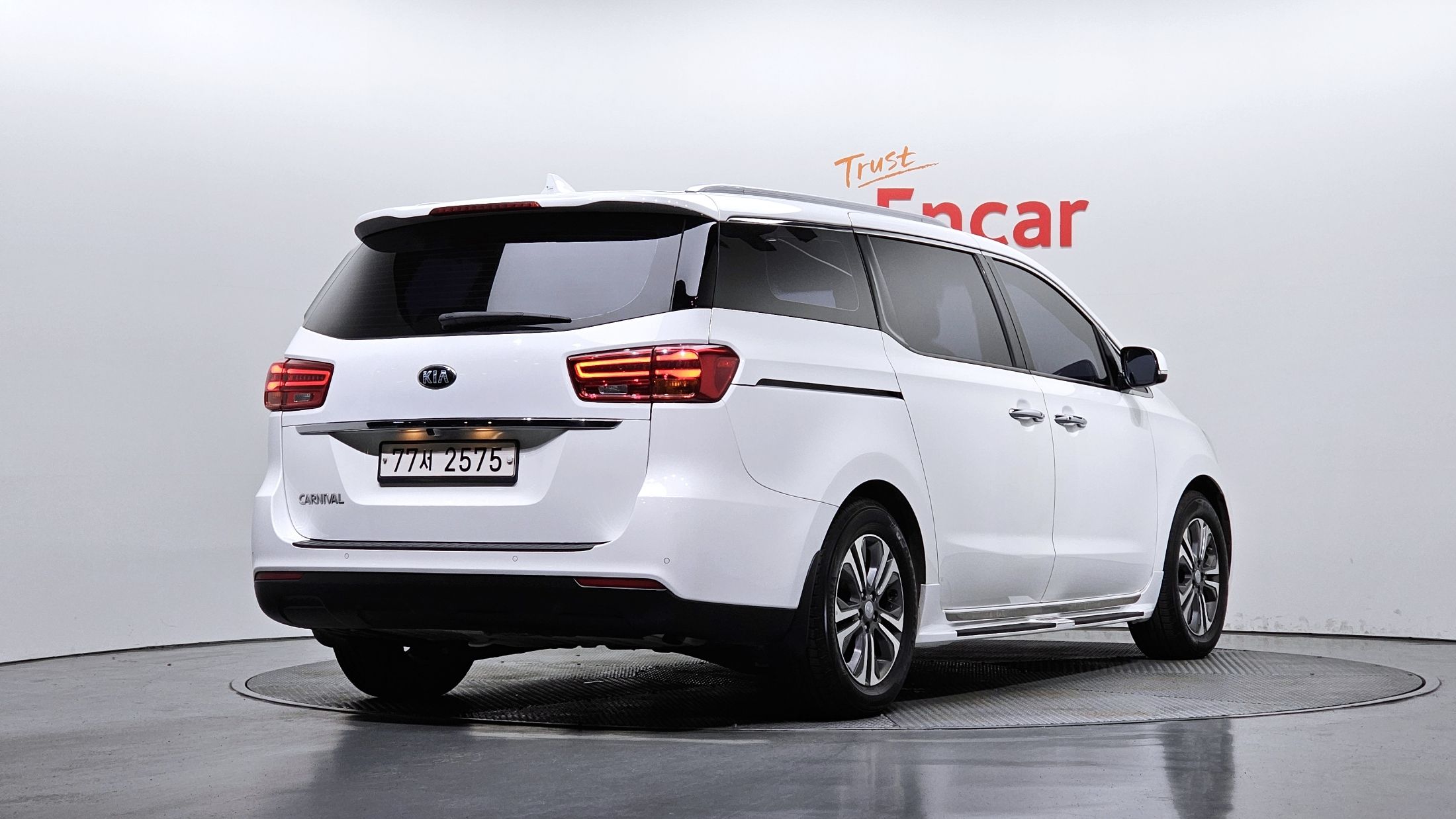 KIA CARNIVAL 2018
