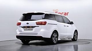 KIA CARNIVAL 2018