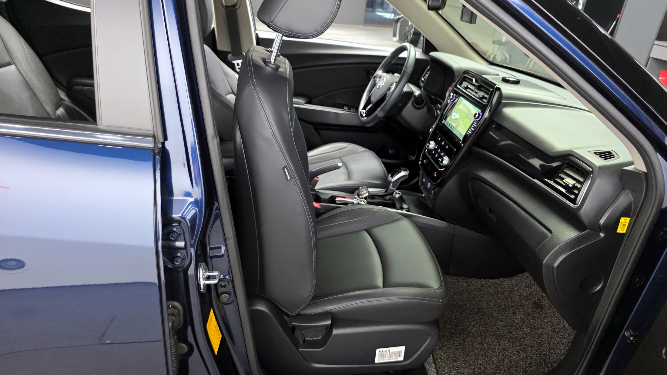 SSANGYONG TIVOLI VERY NEW 2021