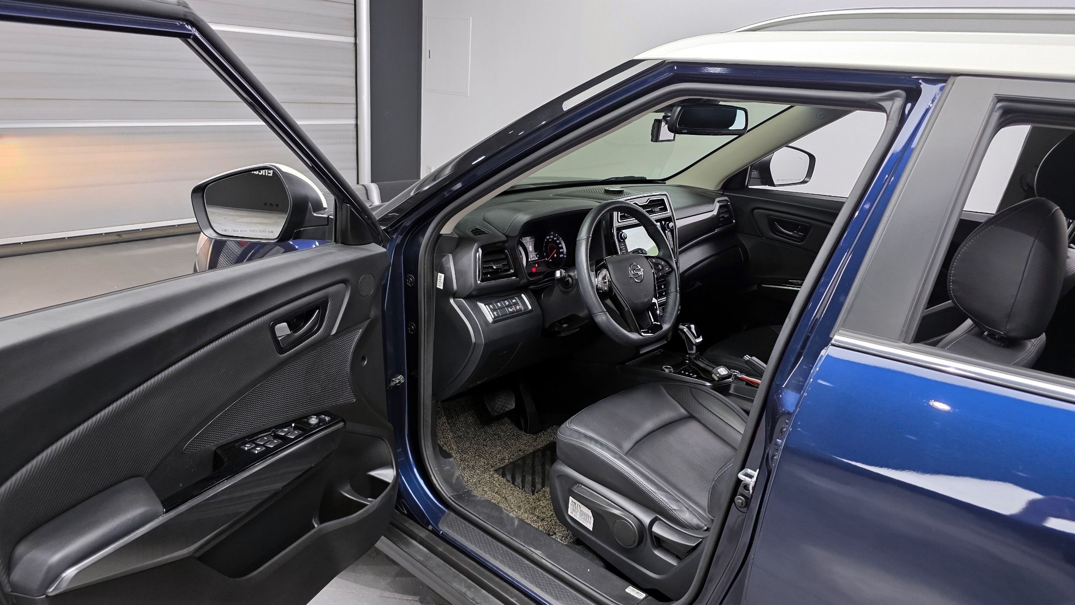 SSANGYONG TIVOLI VERY NEW 2021