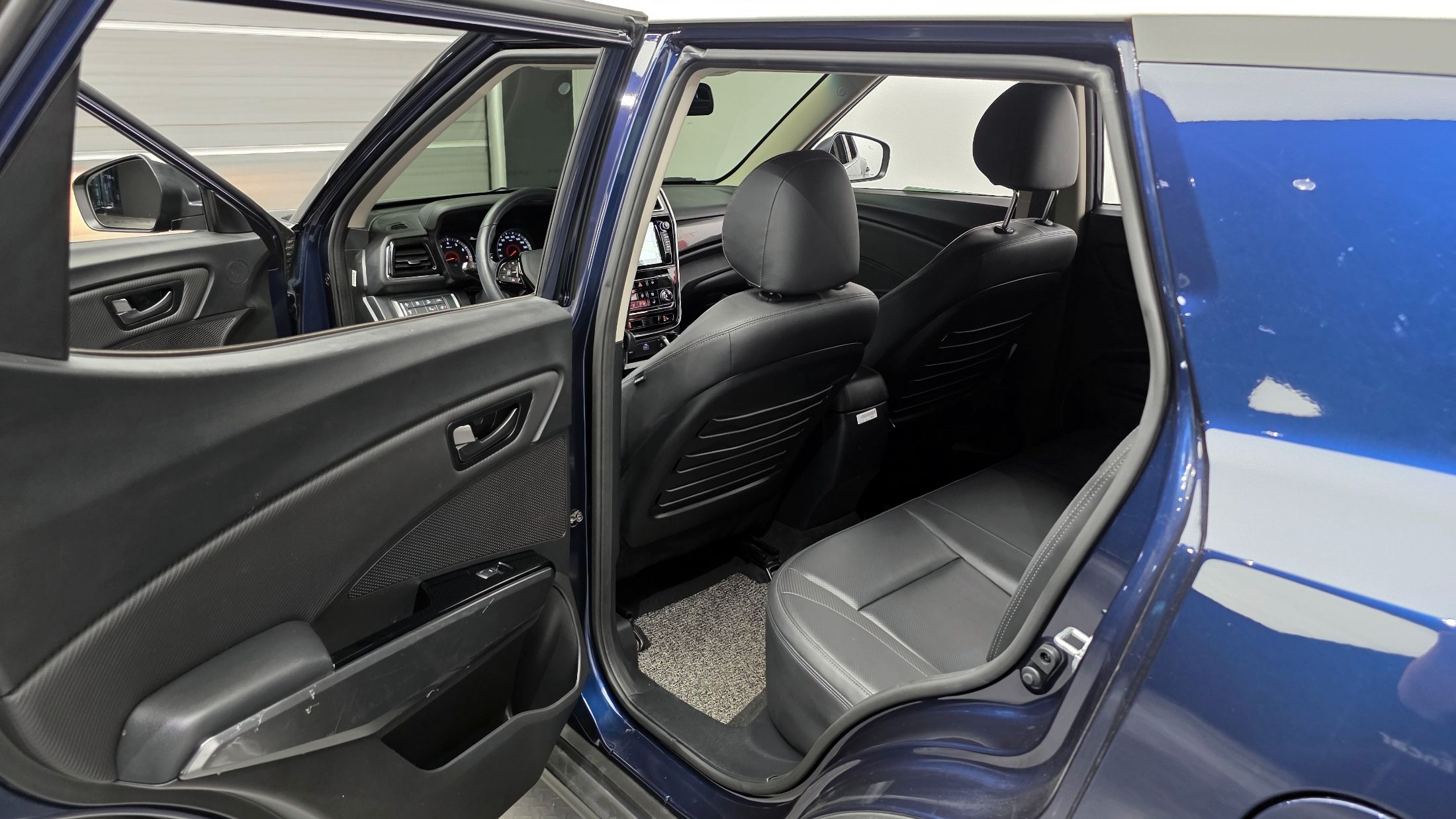 SSANGYONG TIVOLI VERY NEW 2021