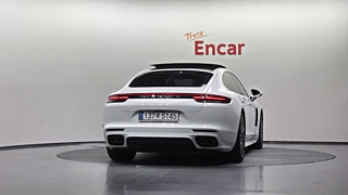 PORSCHE PANAMERA 971 2018