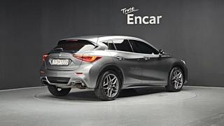 Заказать INFINITI Q30