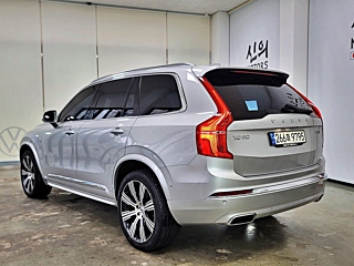 VOLVO XC90 2021