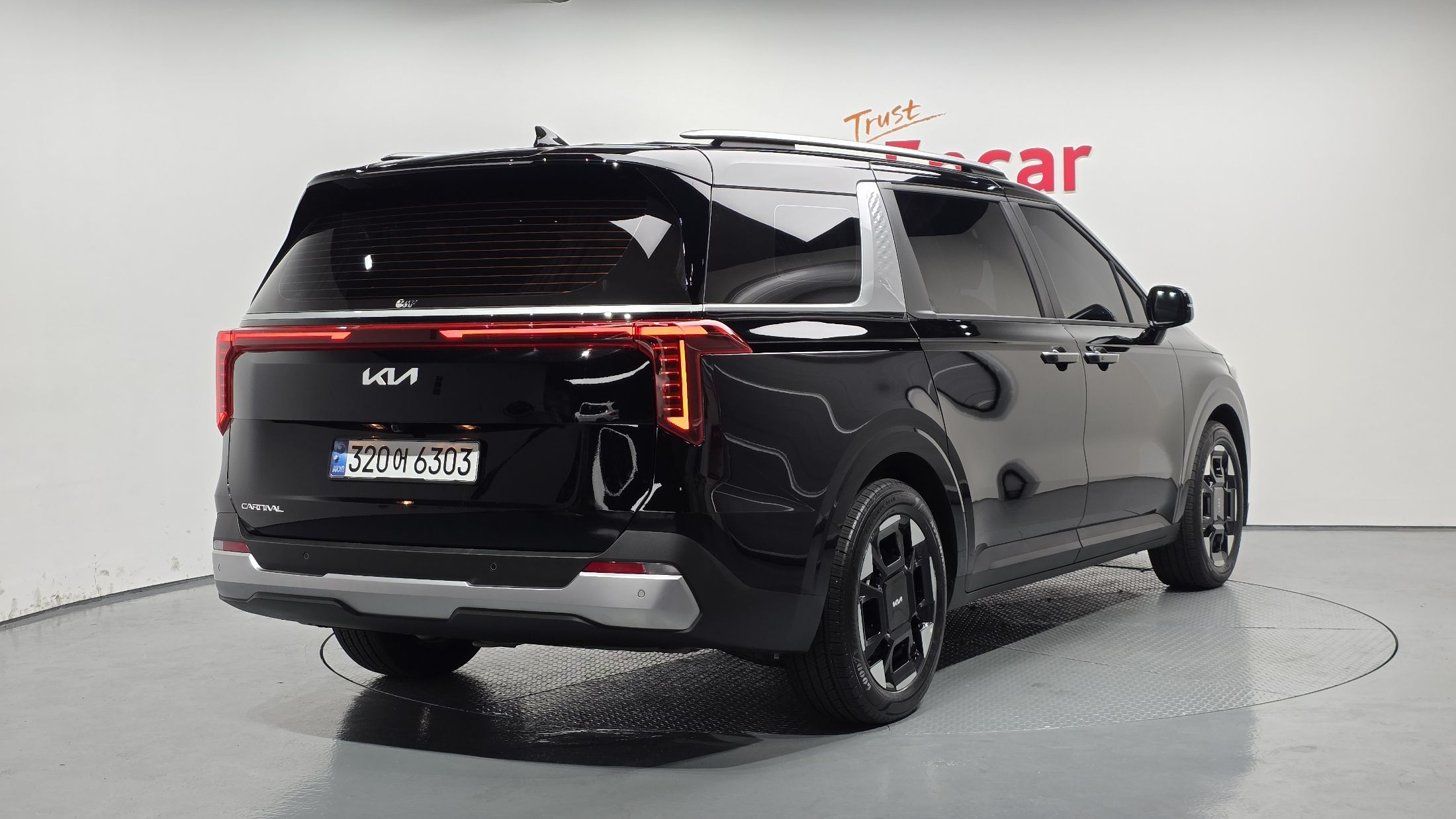 KIA CARNIVAL 2024