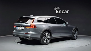 VOLVO V60 CROSS COUNTRY 2021