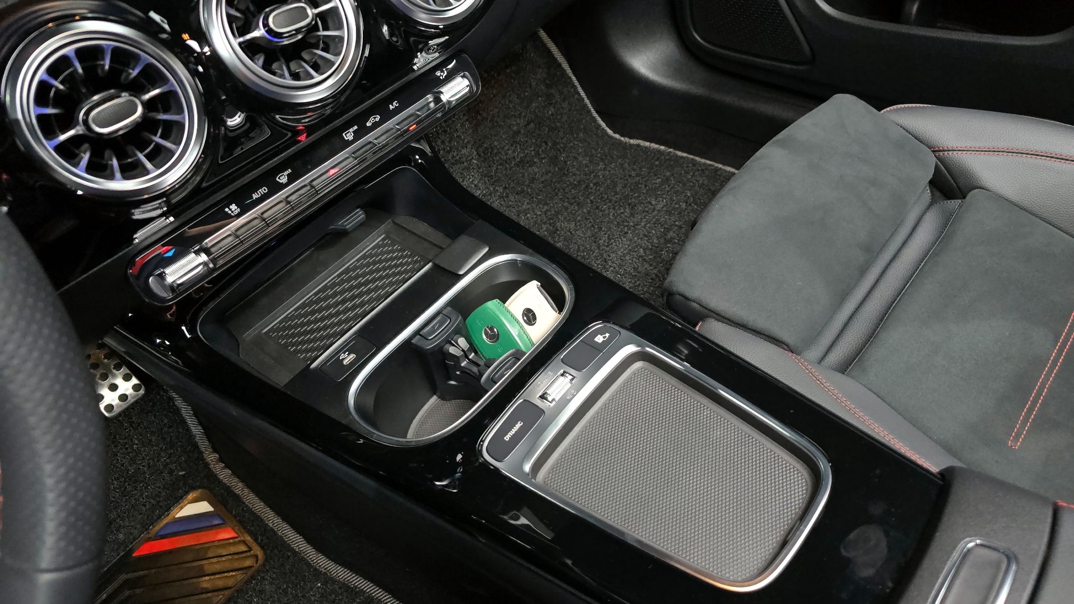 MERCEDES BENZ CLA-CLASS C118 2024