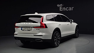 VOLVO V60 CROSS COUNTRY 2021