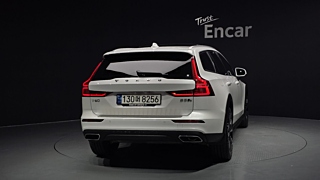 VOLVO V60 CROSS COUNTRY 2021