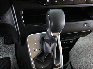 HYUNDAI STARIA 2025