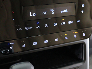 HYUNDAI STARIA 2025