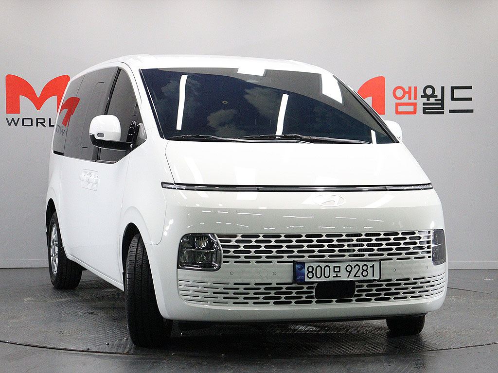 HYUNDAI STARIA 2025