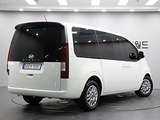 HYUNDAI STARIA 2025