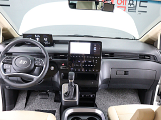 HYUNDAI STARIA 2025