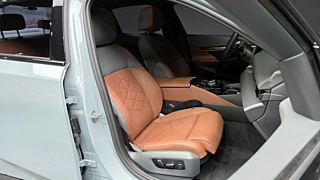 BMW 5-SERIES G60 2025