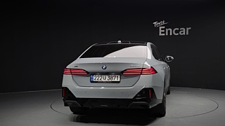 BMW 5-SERIES G60 2025