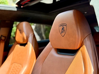 LAMBORGHINI URUS 2021