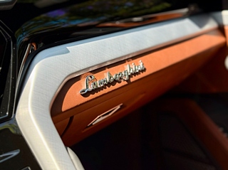 LAMBORGHINI URUS 2021